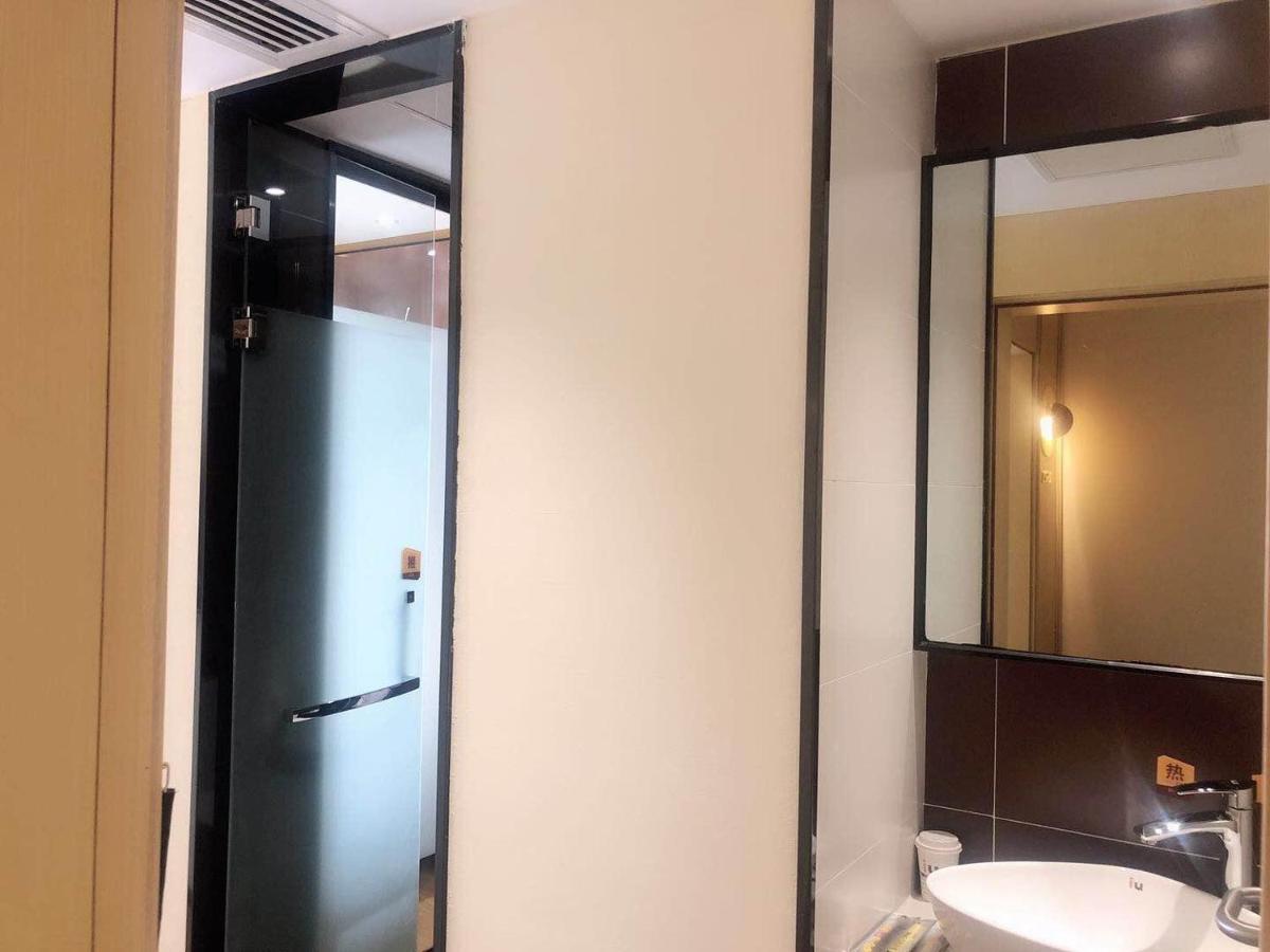 Iu Hotel Guiyang Olympic Sports Center China Resources Vientiane Kültér fotó